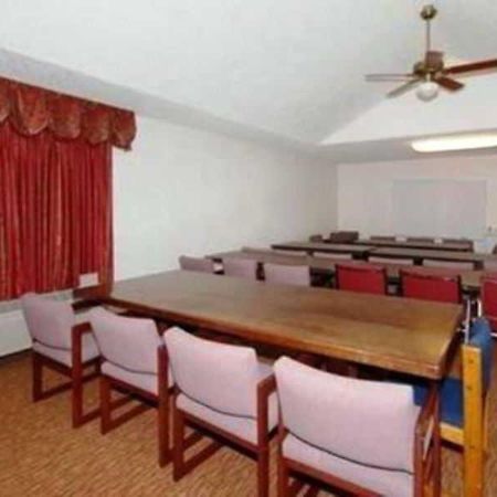 Econo Lodge At Nasa Уебстър Съоръжения снимка